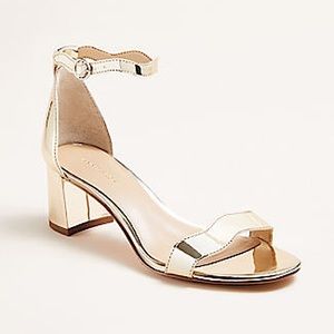 NWOT Ann Taylor Wavy Block Heel Sandal in Gold